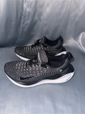 Nike Black and Grey Knit Training Sneakers